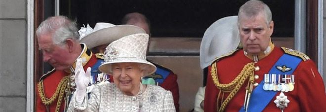 Non si fermano i rumors sul principe Andrea: ora farà anche da scorta alla Regina all'Epsom Derby
