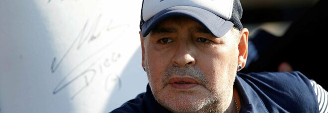 Maradona morto, per il pm poteva essere salvato: a processo otto medici accusati di «omicidio colposo»