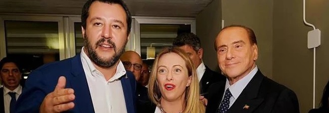 Vertice ad Arcore tra Berlusconi, Salvini e Meloni: «Manovra disastrosa a base di tasse e manette»