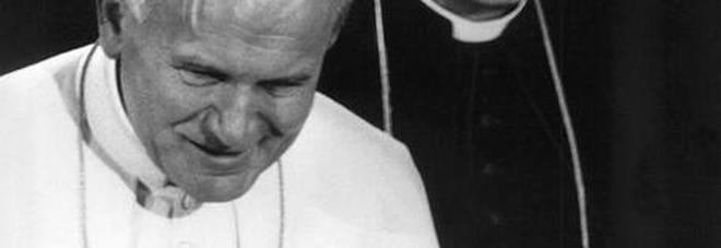 Joseph Ratzinger smonta i cliché su Giovanni Paolo II: «Sbagliato definirlo rigorista morale»