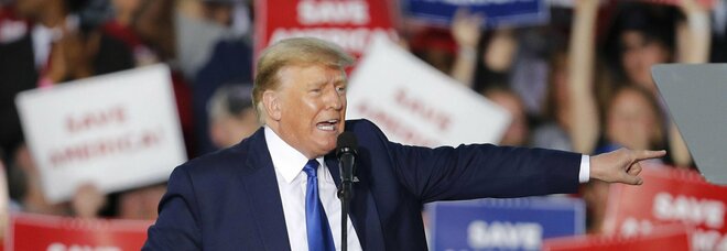 Stati Uniti, il ritorno di Trump: i candidati del tycoon vincono alle primarie