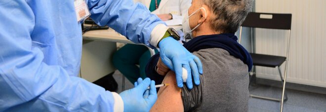 Vaccini, l'Ordine dei medici di Napoli chiede di introdurre l'obbligo: «Intervenire adesso per evitare una catastrofe»