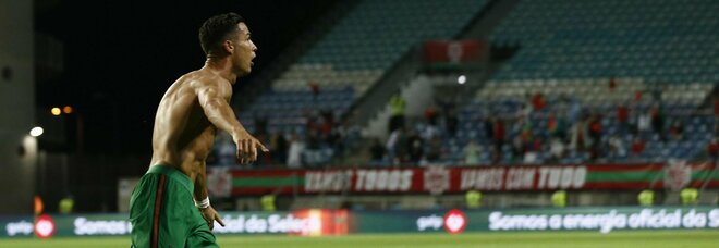 Ronaldo, il Portogallo vola: doppietta da record e solo pari per la Francia
