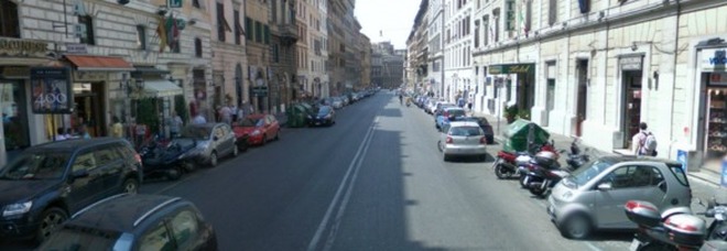 Roma, violenta rapina a via Cavour: aggredisce anziana, la donna ha un malore