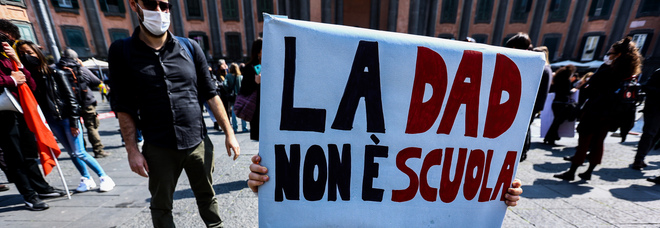Il Tar: «Illegittime le ordinanze di chiusura delle scuole di De Luca a gennaio»