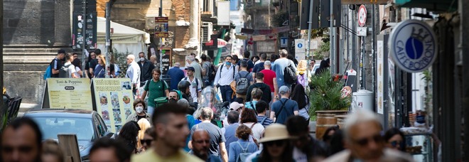 Covid in Campania: 3.130 positivi, 7 morti e tasso di contagio al 14,17%