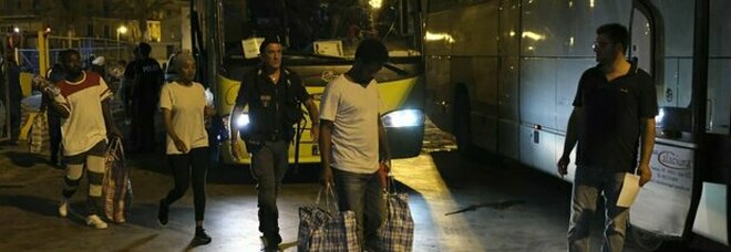 Dieci migranti positivi al centro di Civitella, Marsilio: «Bombe a orologeria
