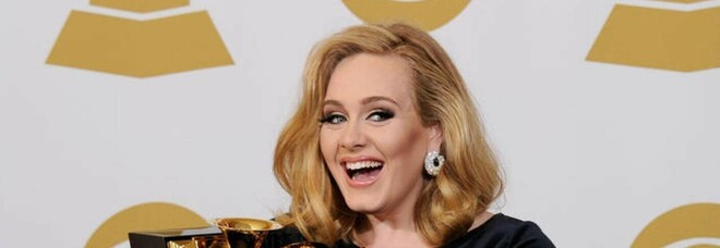 Adele, il nuovo album “30” è il più venduto del 2021 negli Stati Uniti: il record in 4 giorni