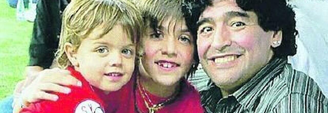 Diego Maradona con il piccolo Daniel Maldini