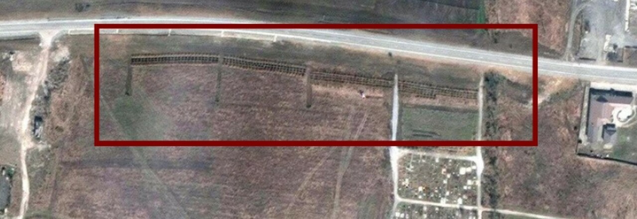 Mariupol, la nuova Bucha: lo sterminio dei civili gettati nelle fosse comuni scoperto dalle immagini satellitari