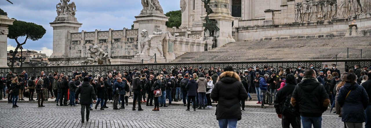 No vax a Roma, deserto a piazza Venezia: i negazionisti fanno flop