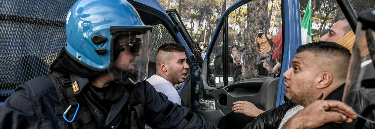 Castellino, leader di Forza Nuova: dagli arresti al Daspo, chi guida la protesta no Green pass