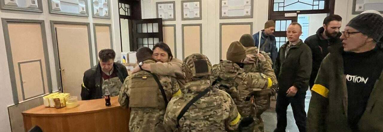 Volontari Ucraina, chi sono le persone che si stanno arruolando per combattere nella Legione internazionale