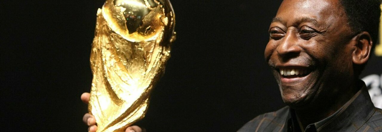 Pelè, l'unico giocatore ad aver vinto 3 mondiali: le origini povere e la rivalità con Maradona